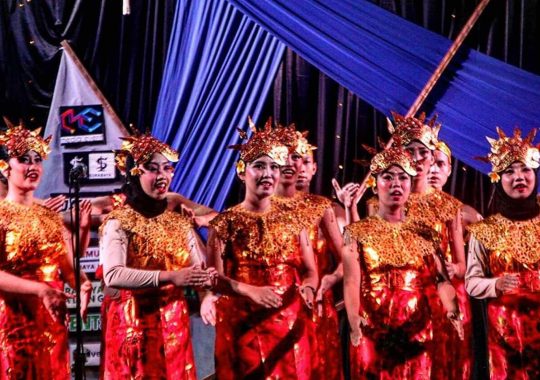 UKM Paramatags Boyong Piala dalam UINSA Choir Competition 2019